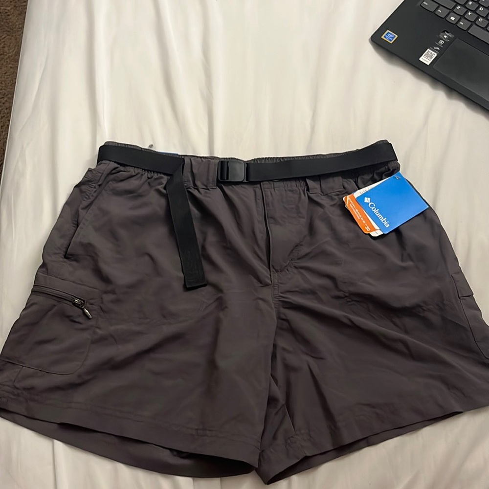 Regular, medium Columbia shorts